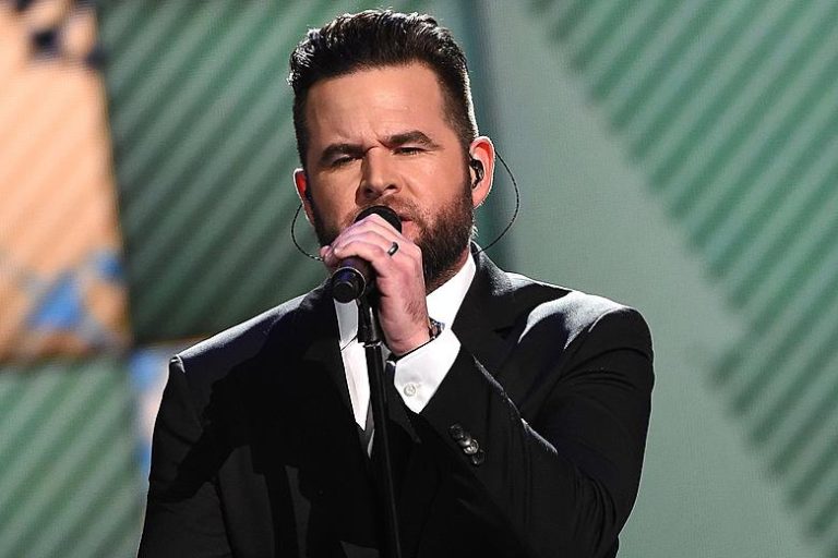 Unleash the Captivating Charm of Country Music’s Finest: Introducing the Awe-Inspiring David Nail!