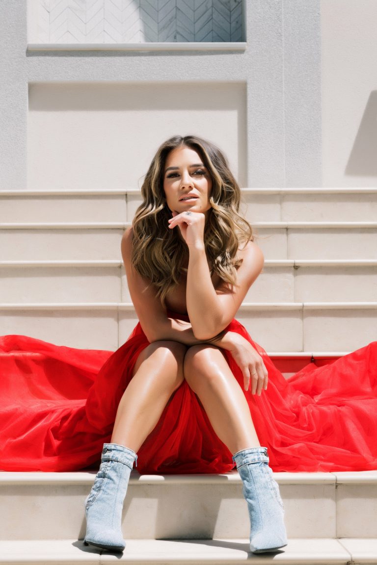 The Captivating Melody of “Pretty Girl” by Jessie James Decker