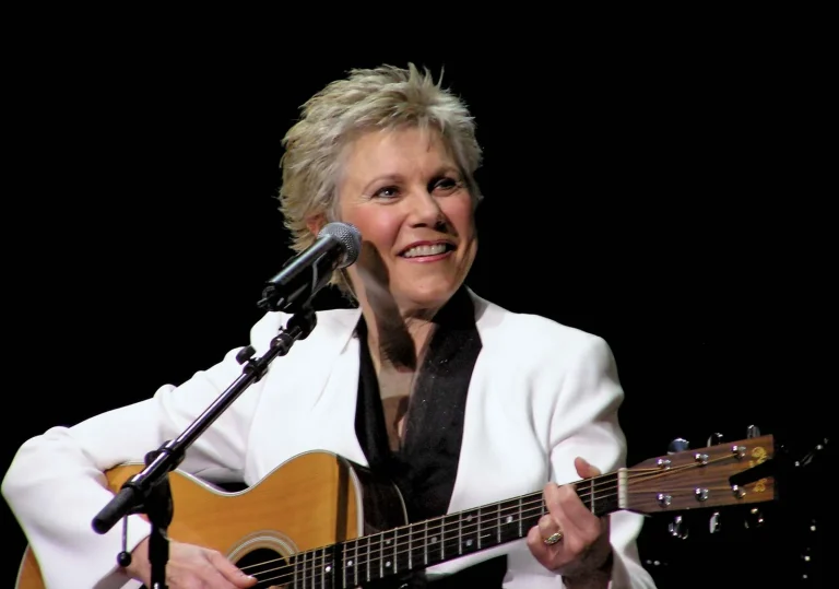 Exploring the Heartfelt Depths of “You Needed Me”: A Timeless Classic by Anne Murray